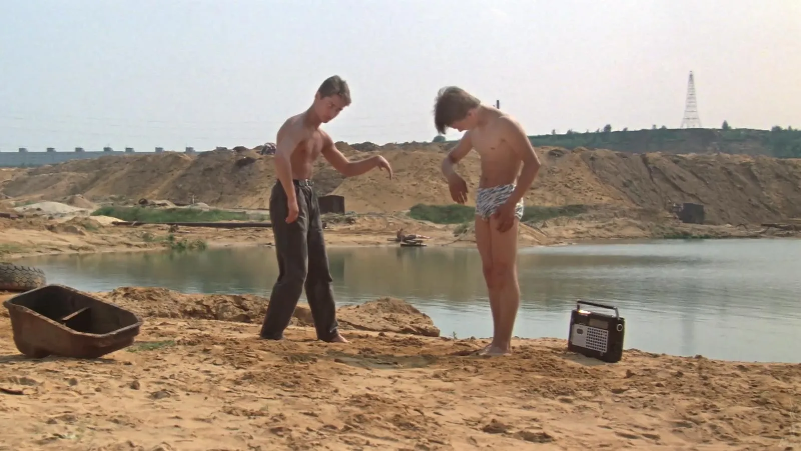 Брейк-данс в Люберецких карьерах, кадр из х/ф «Курьер», 1986 год