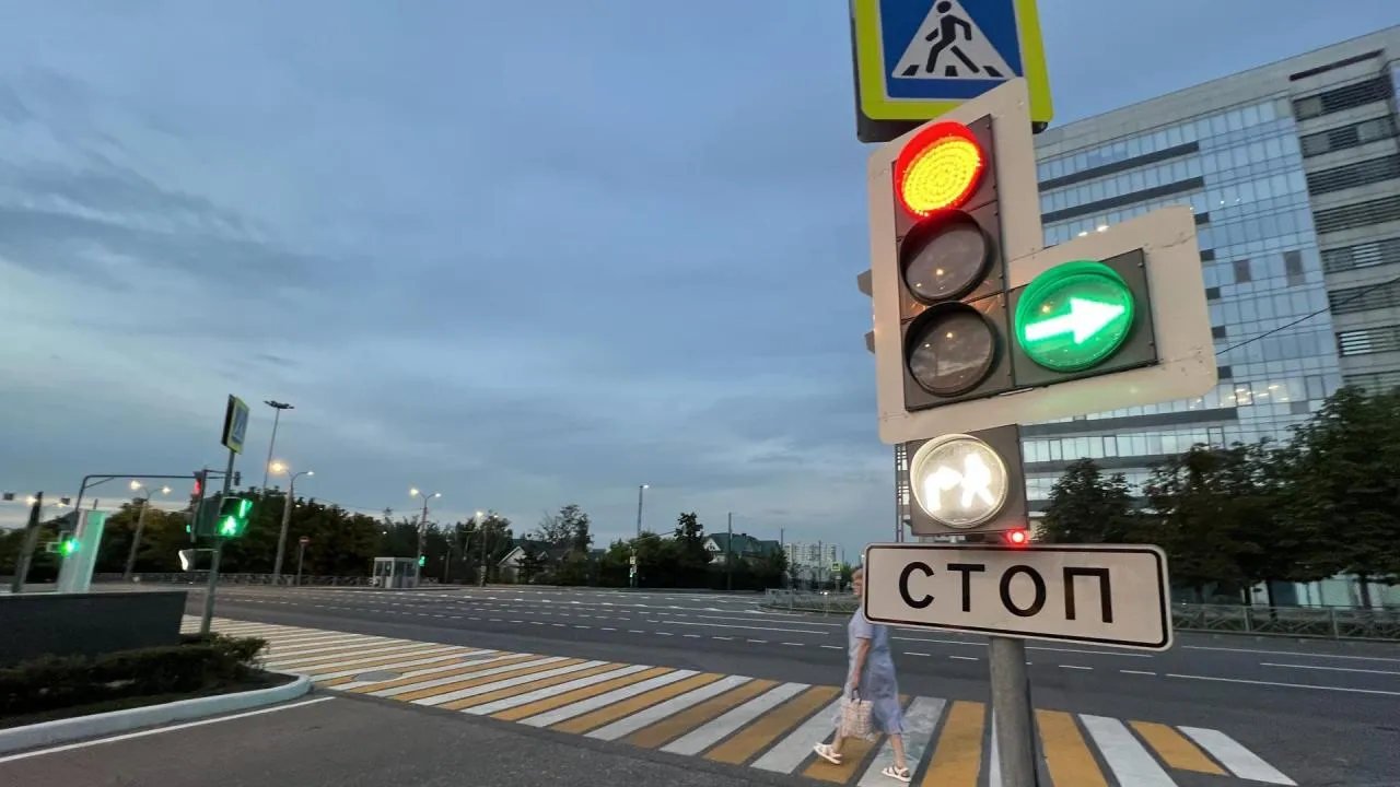 Десять светофоров отремонтировали в восьми округах Подмосковья