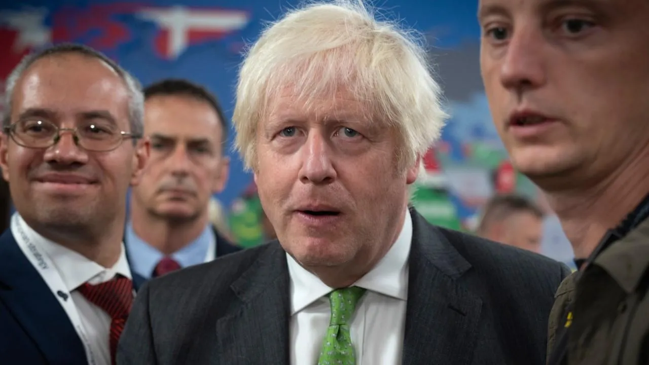 СМИ: В Израиль приехали Джонсон и Моррисон