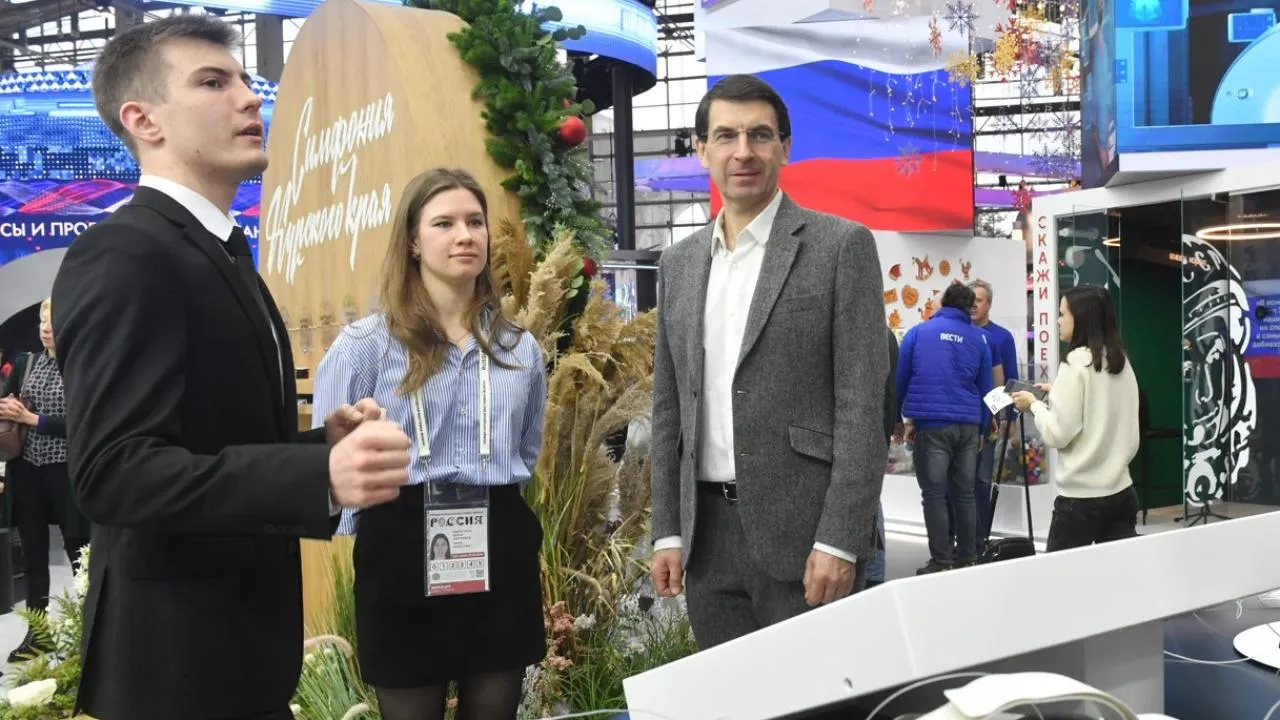 Игорь Щеголев посетил выставку-форум «Россия»