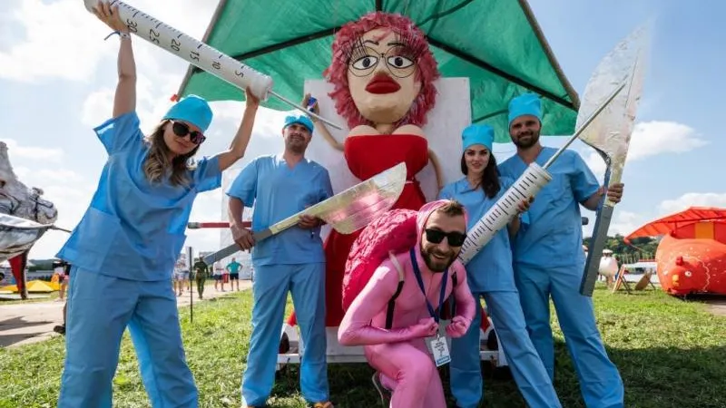 «Силиконовая Галина» из Серпухова удивила москвичей на фестивале Red Bull Flugtag 2019