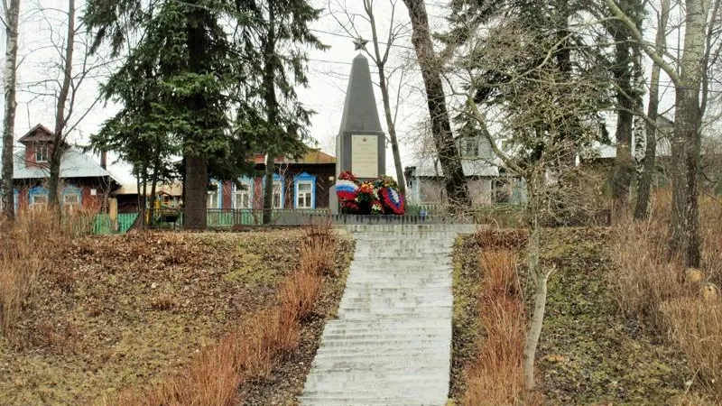 Обелиск в Фенино – бывший памятник Екатерине II