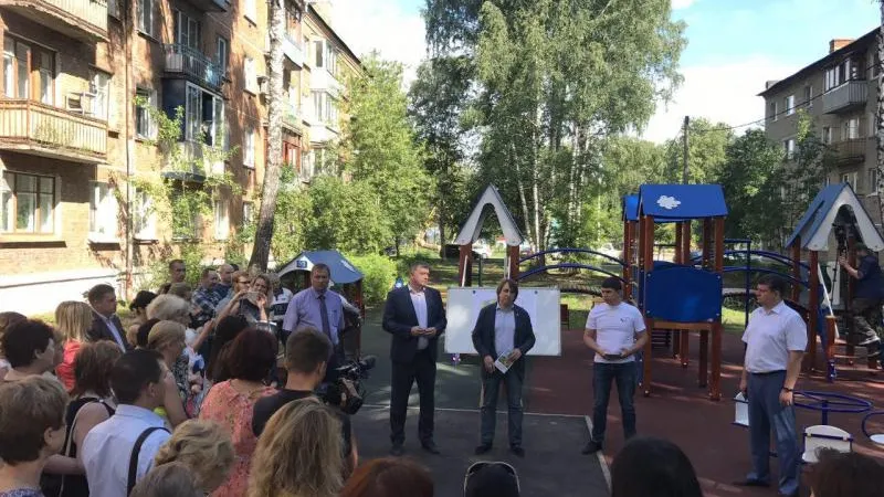 Активисты ОНФ проверили благоустроенный двор в Павловском Посаде