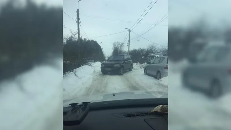 Житель Кубинки объявил войну соседям за парковку 