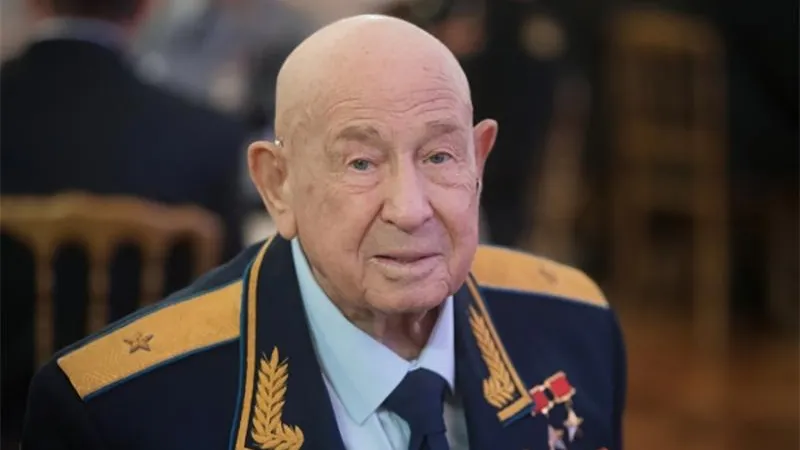 Огромный портрет Алексея Леонова пообещал создать граффитист из Одинцово