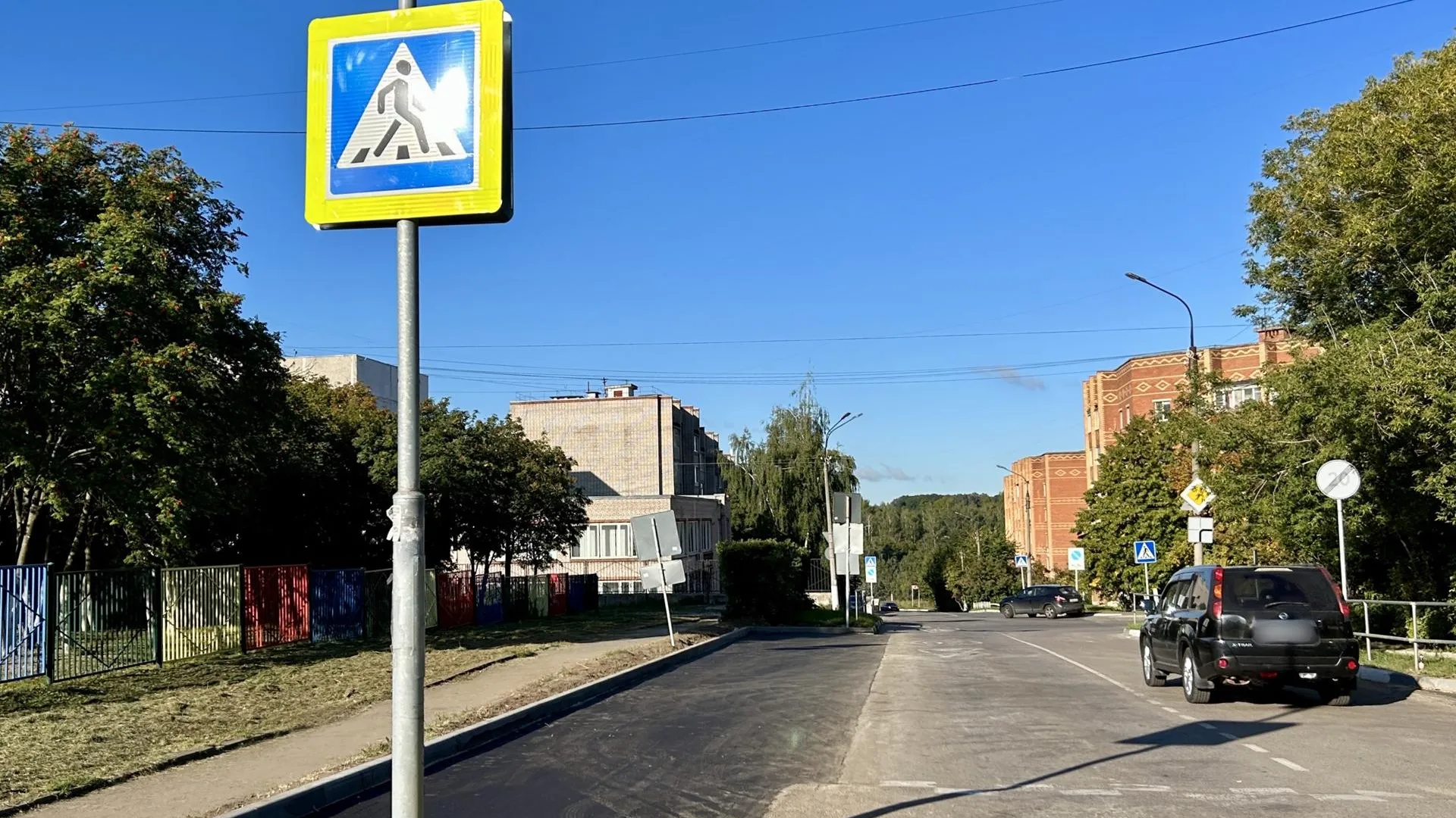 У школы №7 в Кашире обустроили парковку