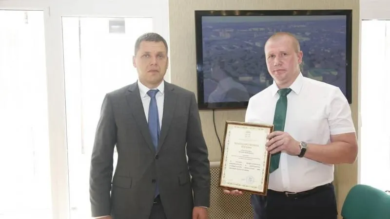 Глава Дмитровского городского округа Илья Поночевный наградил благодарственным письмом машиниста электропоезда