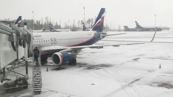 Самолет вернулся в аэропорт Шереметьево из-за неубранного шасси