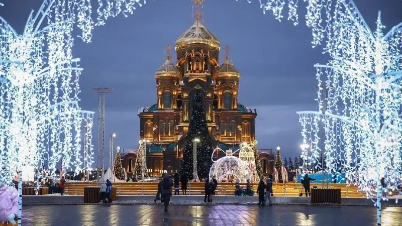 Уже 200 тысяч человек посетили новогодний фестиваль в парке «Патриот»