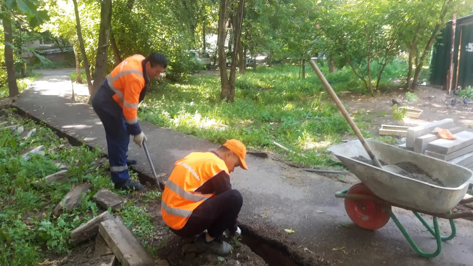 В Городском округе Пушкинский благоустроили пешеходные дорожки