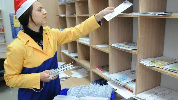 Дед Мороз лично заберет свои письма с московского почтамта 24 декабря