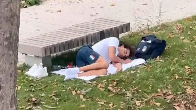 Итальянский пловец Чекон лег спать на лавочке в парке, а потом выиграл золото Игр