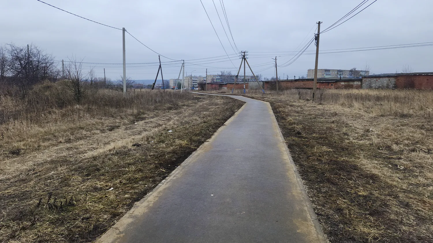 Народная тропа в деревне Гололобово. Фото: Станислав Орлов (архив)