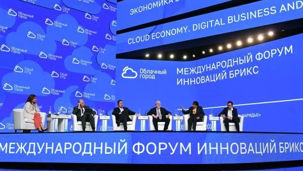 Политолог Перлин считает, что западные страны спешно стараются ответить на расширение БРИКС