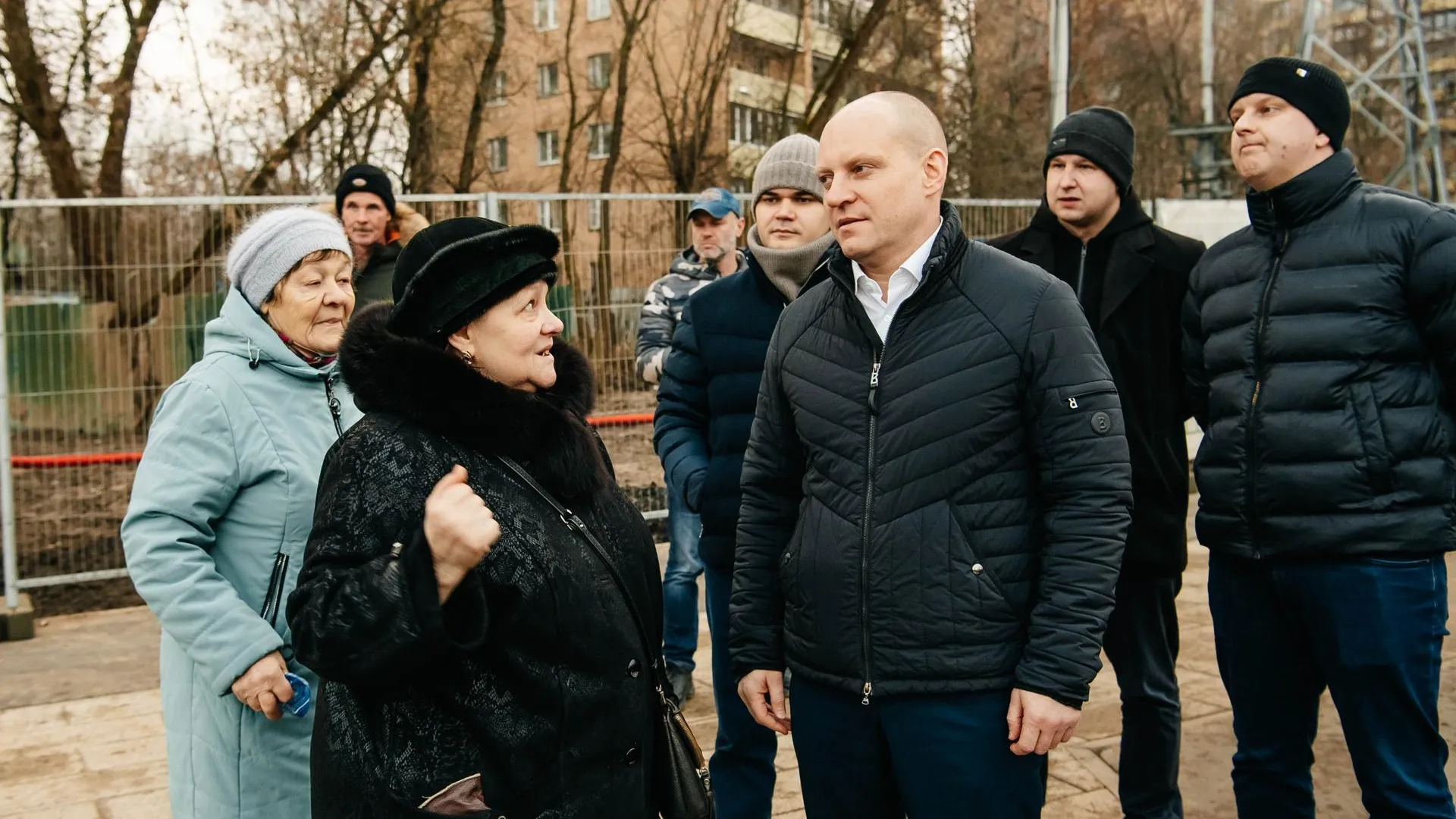 Беговые дорожки, детская площадка и шезлонги: как преобразилось Травинское озеро