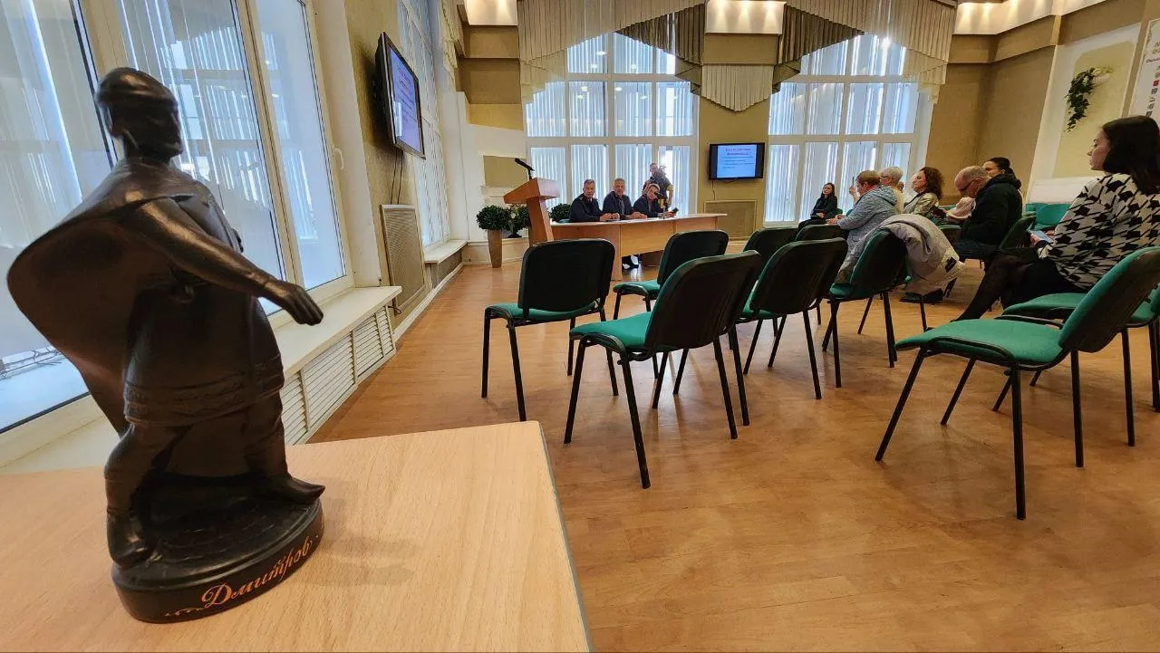 Евгений Рой