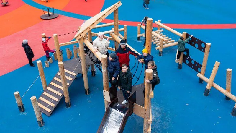 В 8 подмосковных парках обустроили игровые зоны в 2022 году