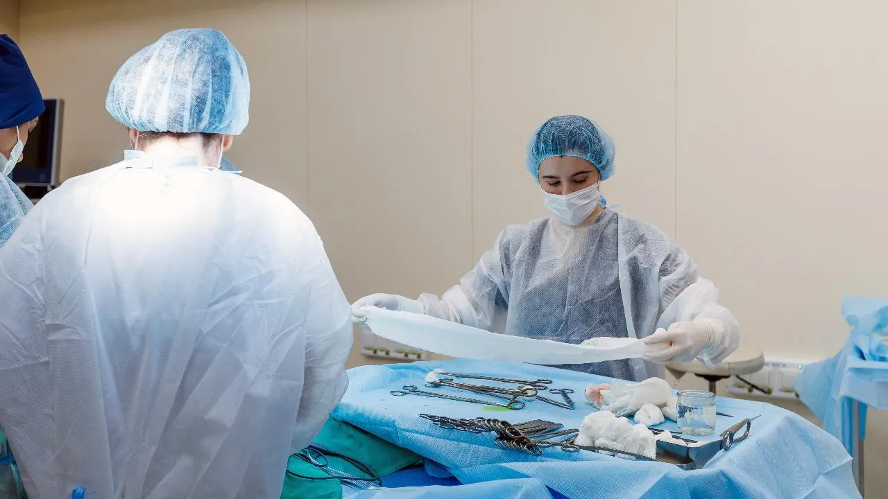 В больнице Солнечногорска спасли мужчину, которому грозила ампутация из-за химического ожога стоп