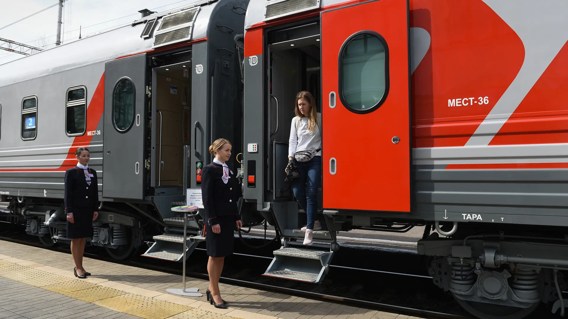 Новый вагон‑купе РЖД с душем и холодильником