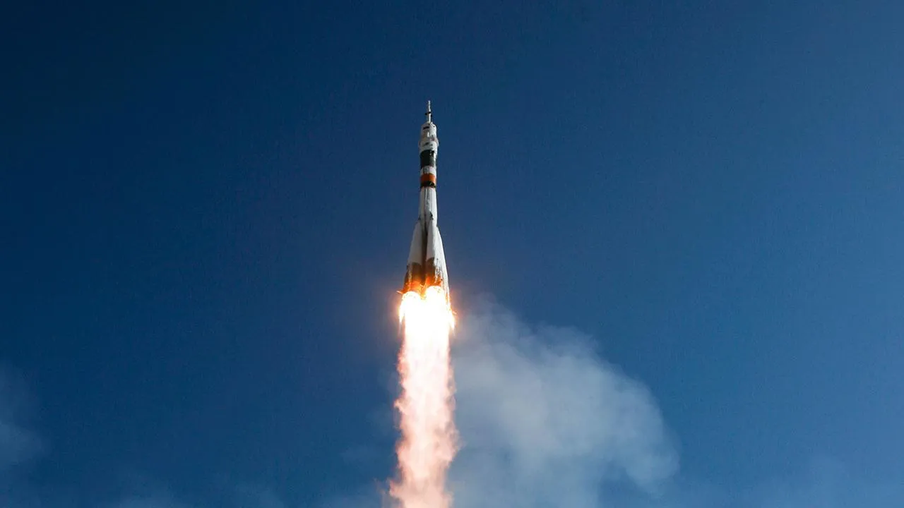 Губернатор ЯНАО отправил пятерых школьников на космодром Восточный
