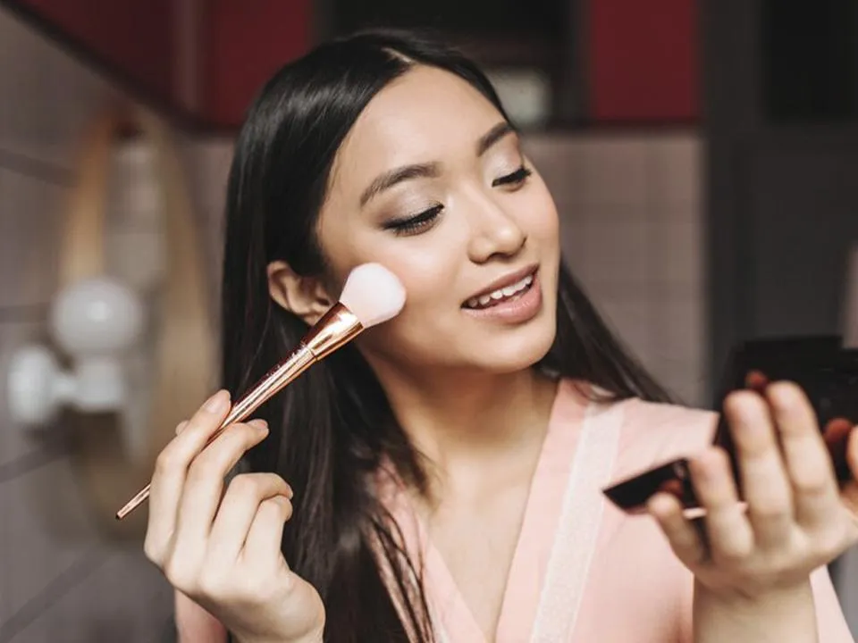 Невидимая защита: косметолог рассказала, как не потерять естественную красоту и спастись от солнца