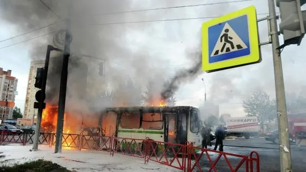 В Талдомском районе загорелся рейсовый автобус