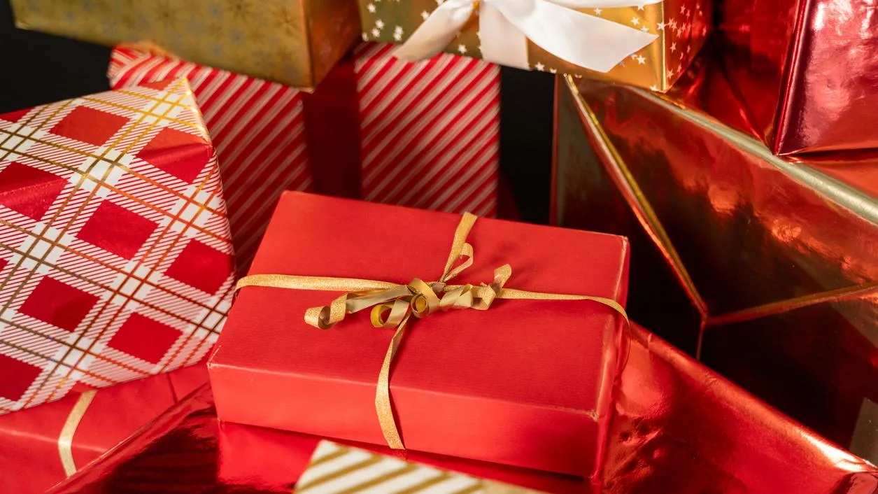 Россиянам разрешат дарить учителям более дорогие подарки