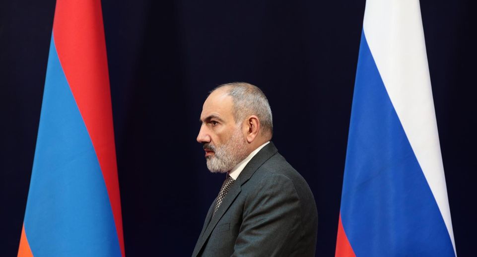 Политолог Михайлов: Пашинян предает Россию и чем-то напоминает Зеленского