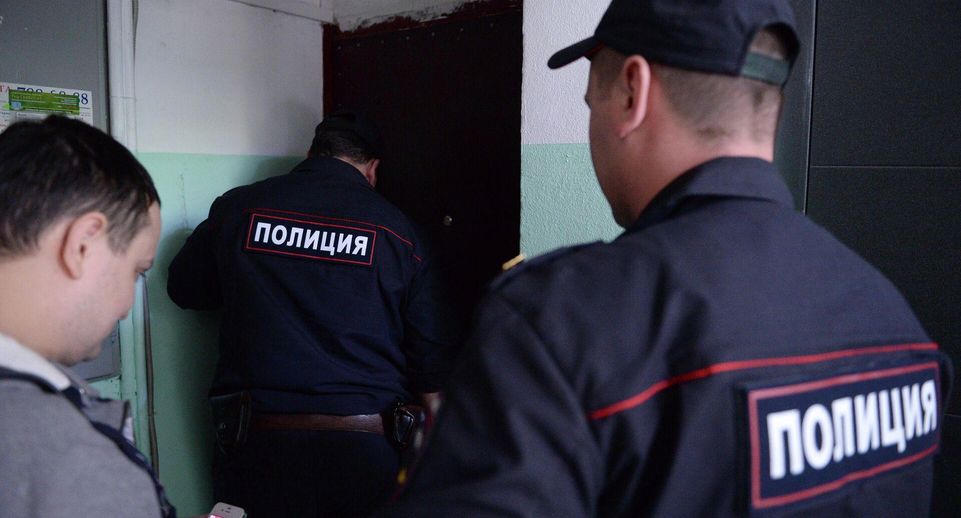 Стало известно об обнаружении тел вдовы бойца СВО и его сына в российской квартире