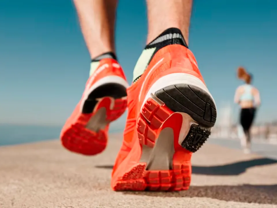 «Даже эксперты не всегда способны распознать»: выяснилось, как можно отличить брендовые вещи от подделок