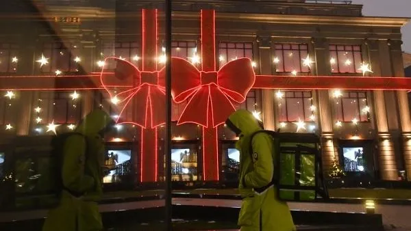 В Петербурге подростки ограбили курьера