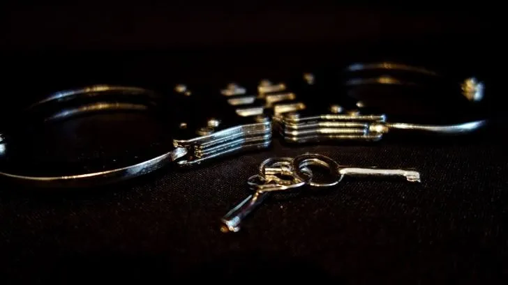 Наручники. Фото: pxhere.com