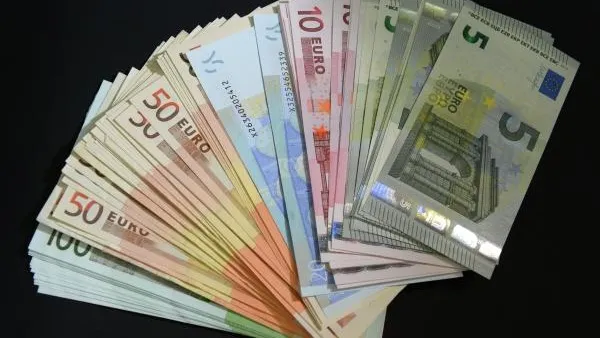 Под Неаполем правоохранители изъяли миллионы фальшивых евро
