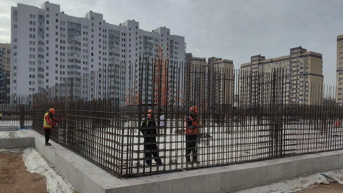 В подмосковном поселке Свердловский началось возведение новой школы