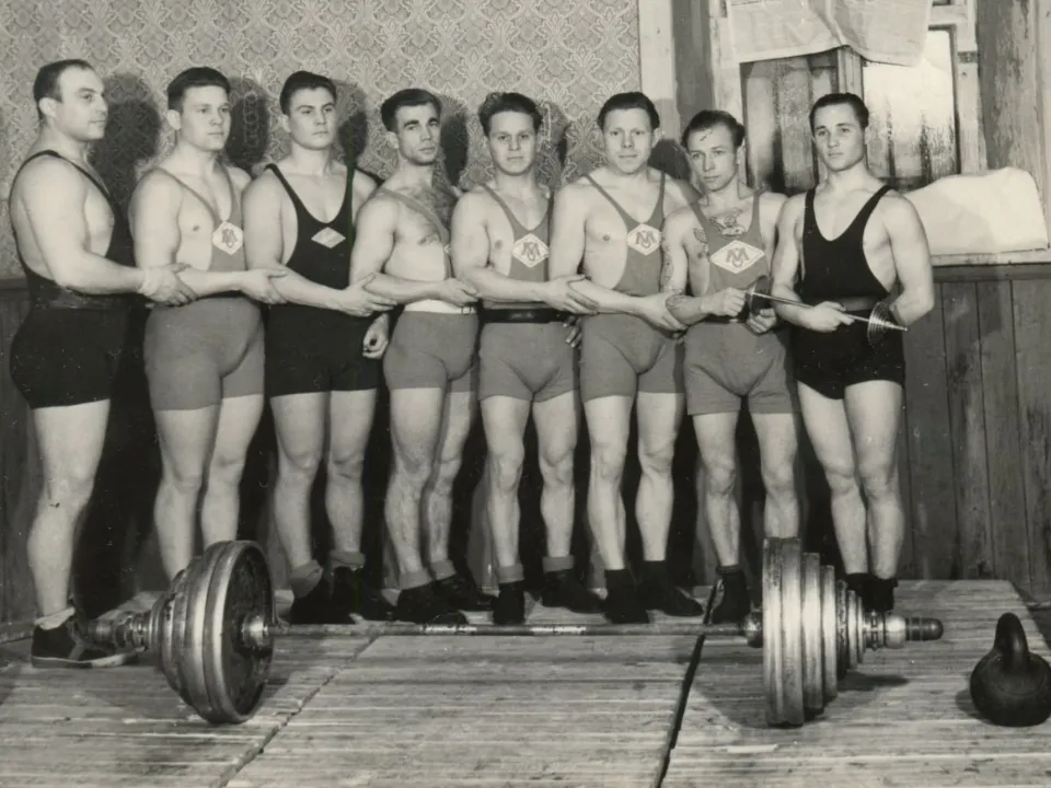 Команда штангистов Звенигорода - чемпион областного первенства общества "Спартак", 1955 год (Давид Шпринц - крайний справа)