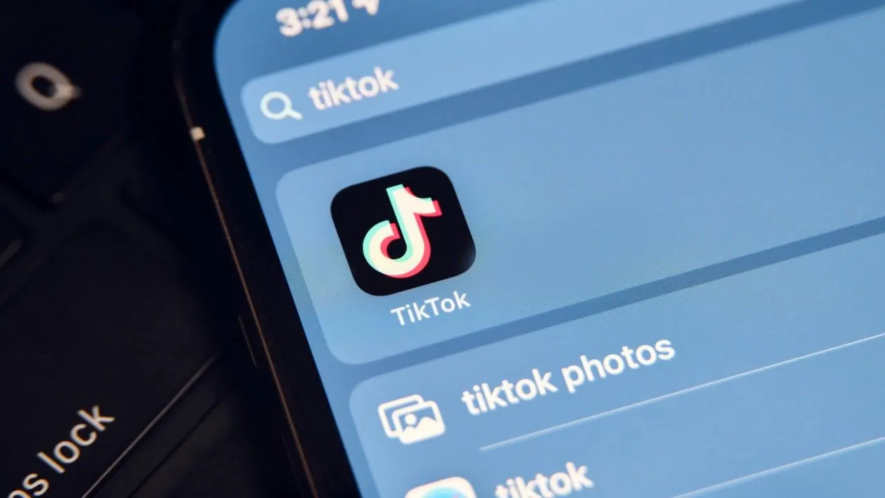 В App Store и Google Play в США спустя почти месяц после блокировки появился TikTok