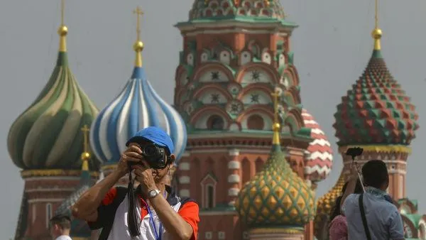 Около 1 миллиарда долларов могут оставить в Москве туристы в 2016 году