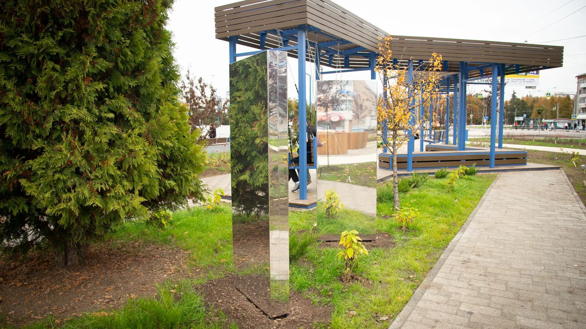 Цветущие яблони и зеленые зоны: как преобразился сквер у «Горизонта» Коломны