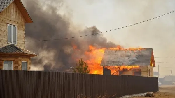 Пожарные ликвидировали возгорание в дачном доме в Дмитровском округе