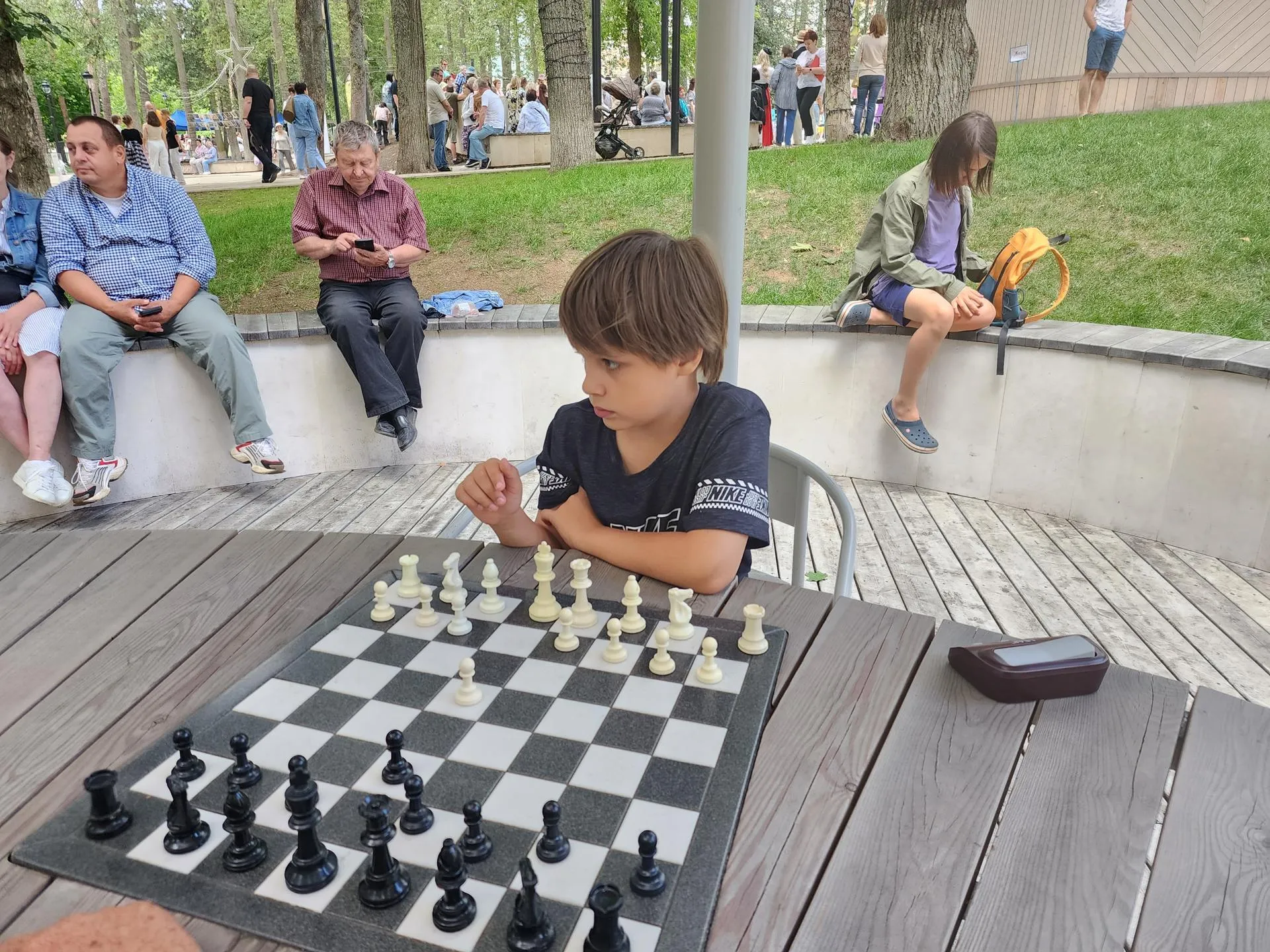 Хавива Фонина / Шахматный клуб «Ладья»  в городском парке Звенигорода