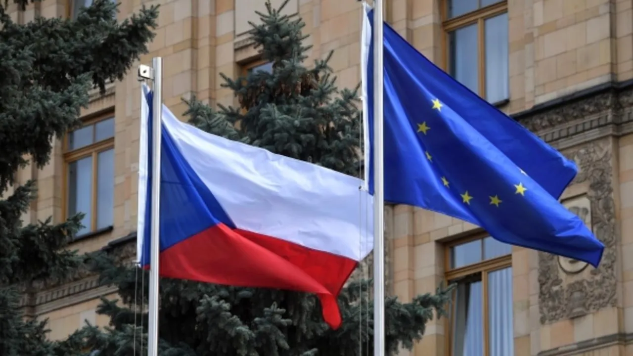 СМИ: в июле украинцы могут начать массово покидать Чехию