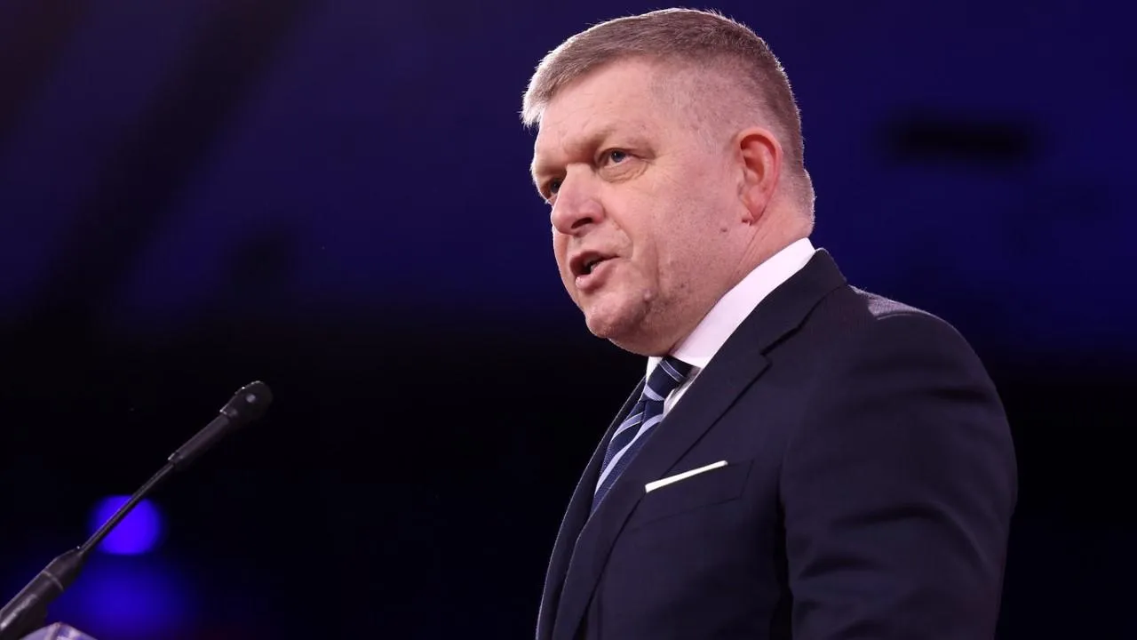 Фицо заявил, что поедет на празднование Дня Победы в Москву, несмотря на угрозы Зеленского