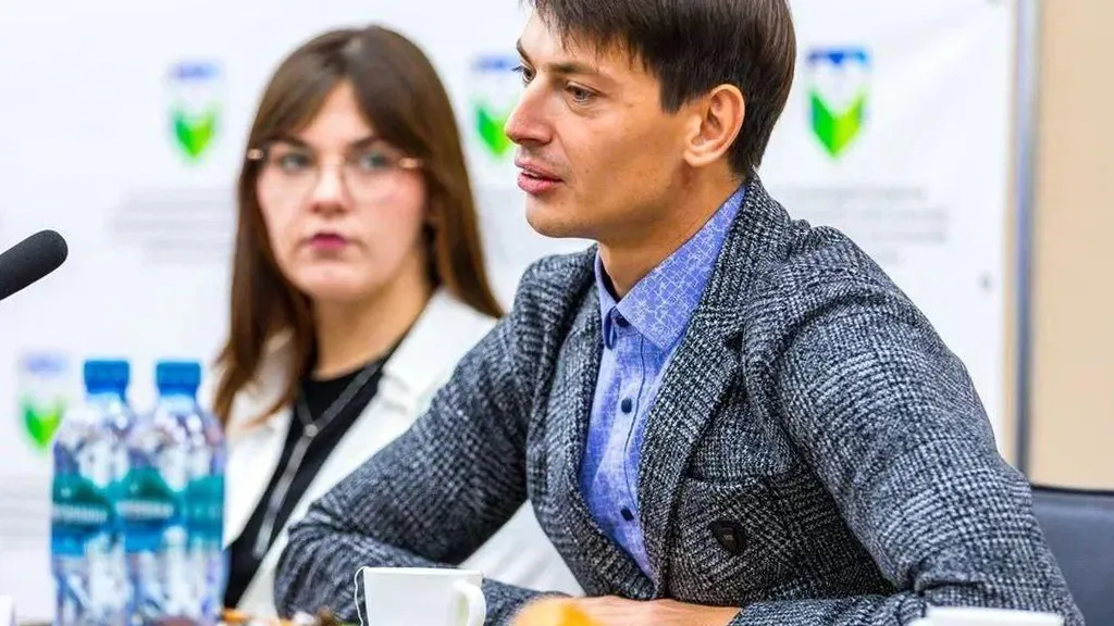 Зарайский педагог Борис Елунин выступил на встрече победителей конкурса «Сердце отдаю детям». Фото: Центр детского творчества г.о. Зарайск