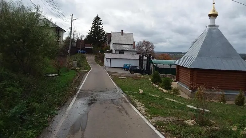 «Несвятая вода»: жители Каширы пожаловались на фекальный ручей у монастыря
