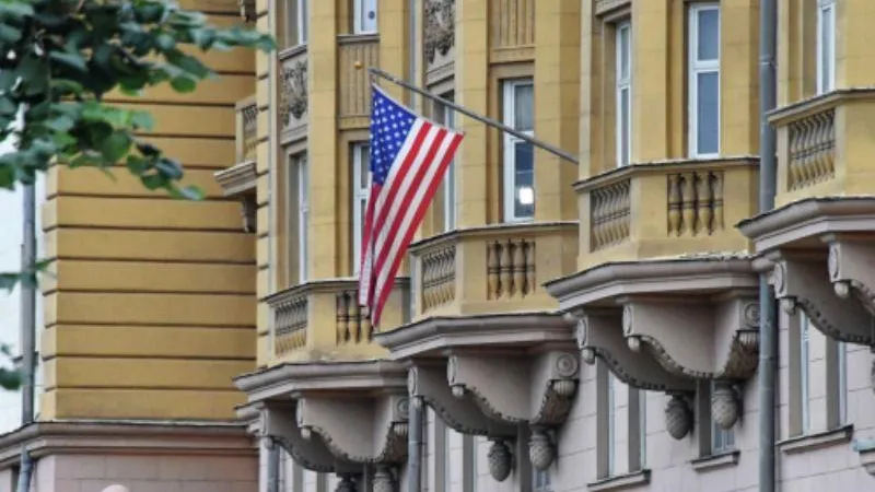 Напавшую на сожителя американку депортируют из России