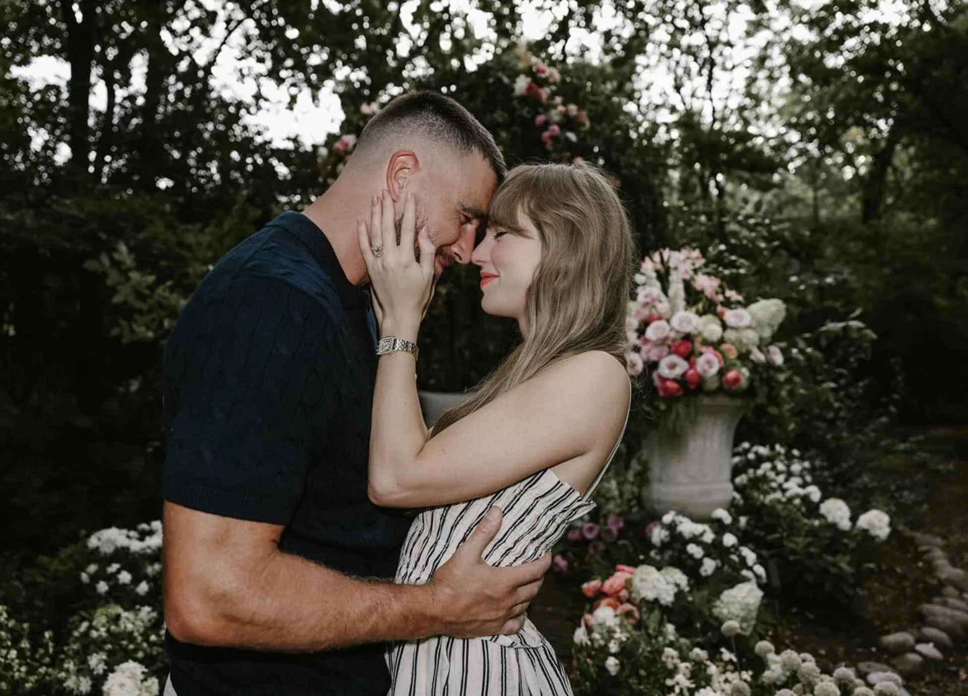 Taylor Swift and Travis Kelce/Keystone Press Agency
