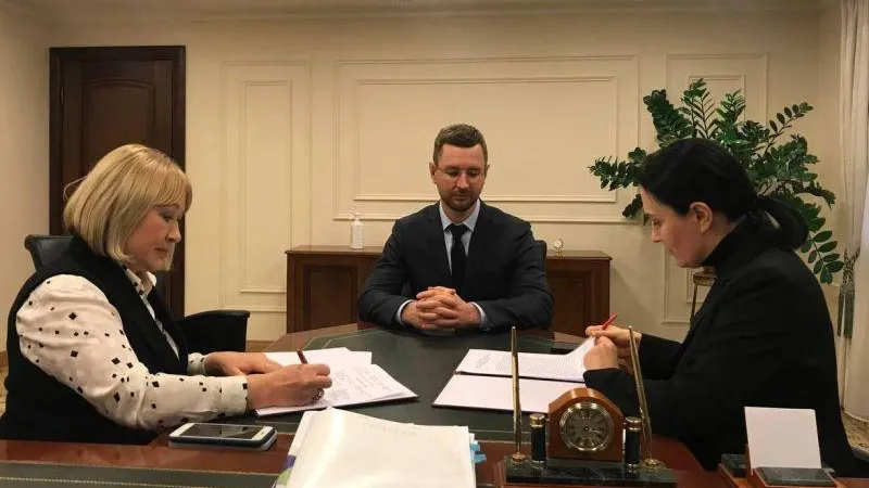 Подмосковный омбудсмен и руководитель Управления Росреестра по региону подписали соглашение о сотрудничестве 
