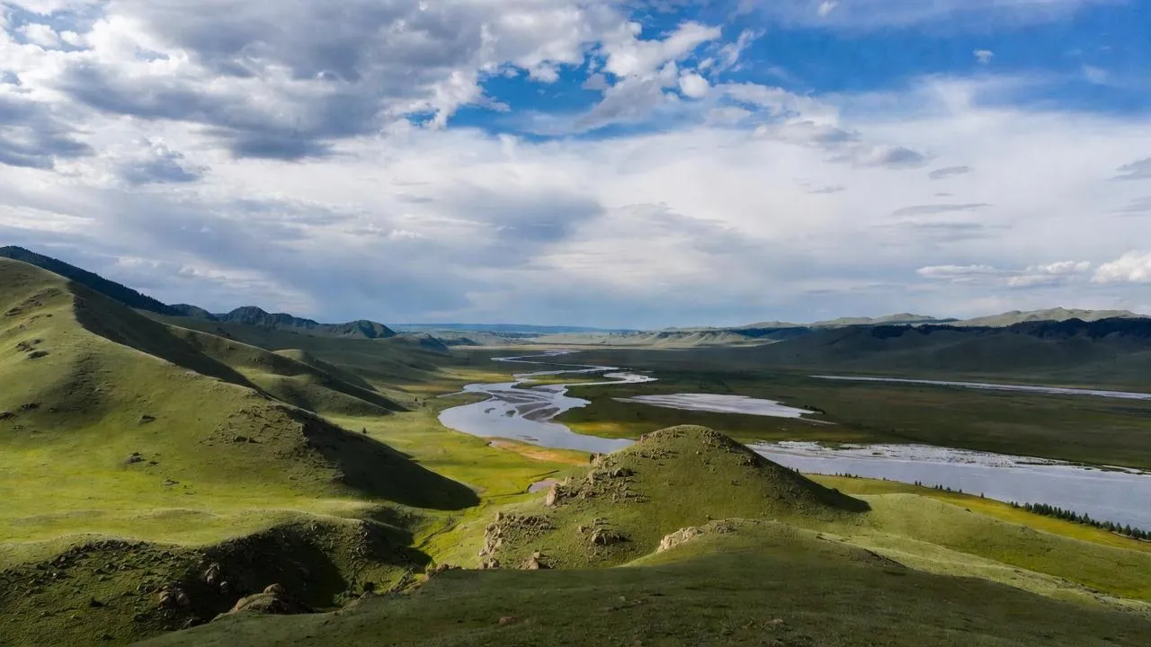 Монголия бьет рекорды: почему туристы массово выбирают степь вместо азиатских пляжей