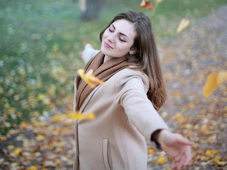 Спать, гулять, избегать сквозняка: как правильно подготовить свой организм к осени