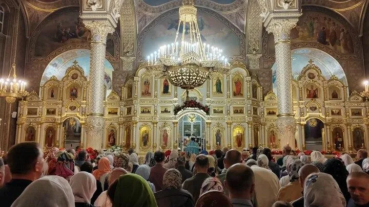 В храмах Серпухова прошли пасхальные службы